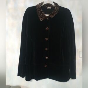 Vintage Clio Women's Black Velvet Jacket with Patterned Collar
